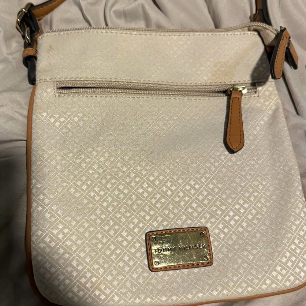 Tommy Hilfiger Cream Crossbody with Tan Trim and Gold Plaque Accent